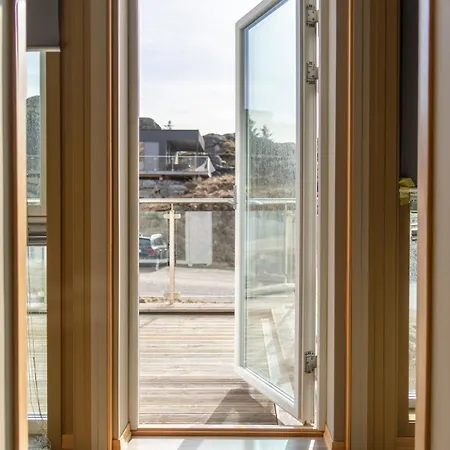 Lofoten Balcony View * Ballstad
