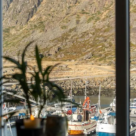 Lofoten Balcony View Apartament *