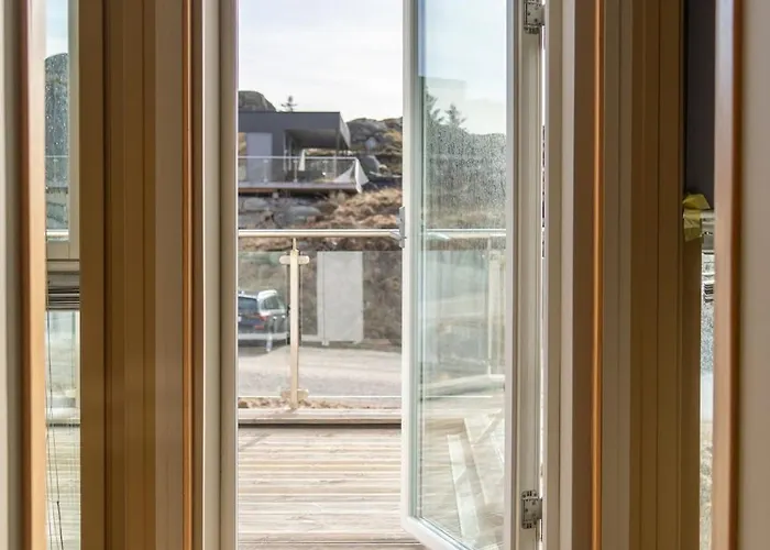 Lofoten Balcony View * Ballstad